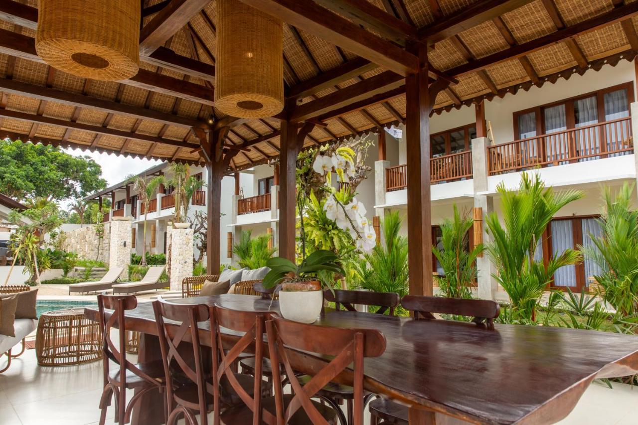 Ratan Uluwatu Hotel And Villas Exterior foto