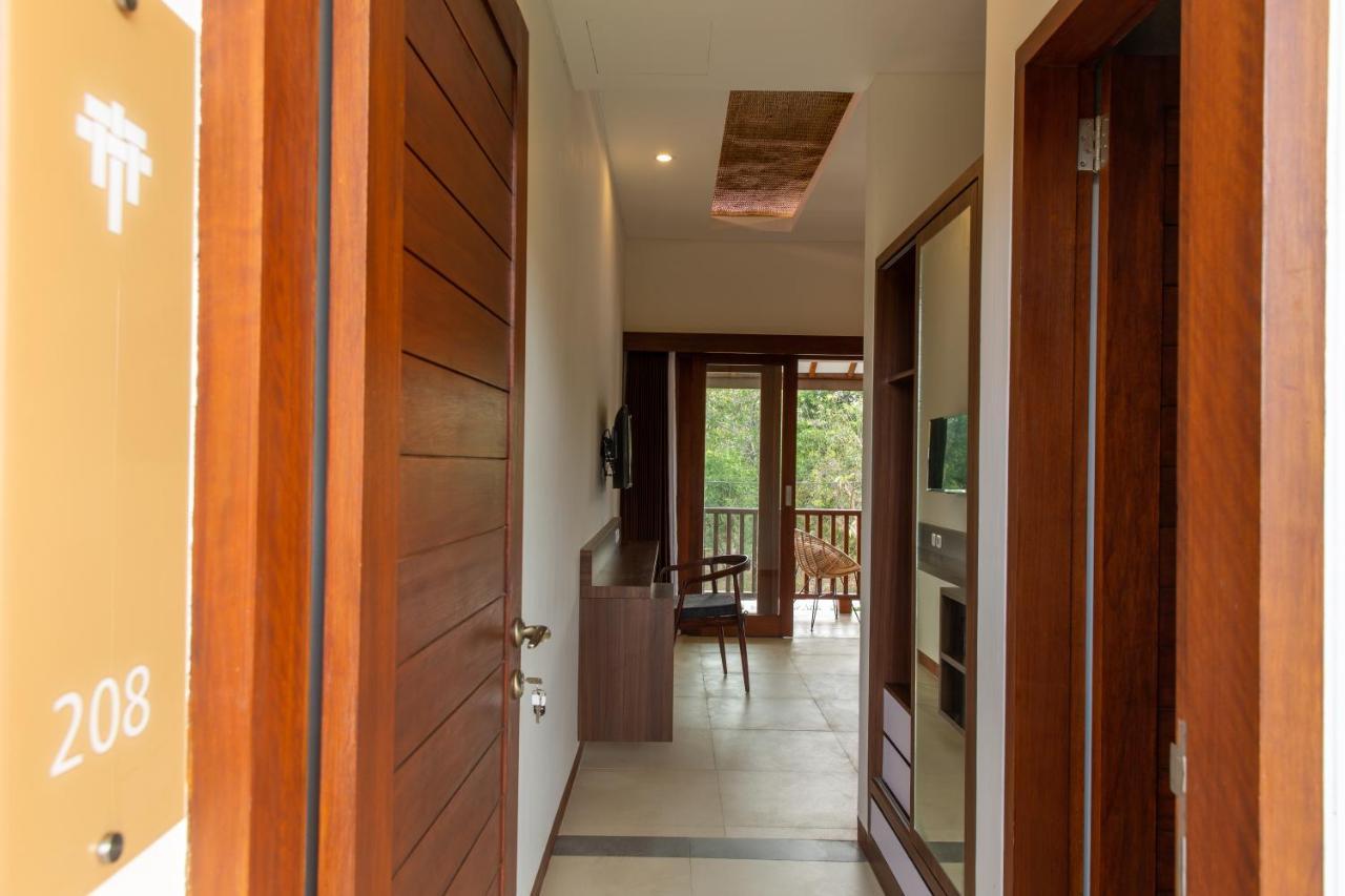 Ratan Uluwatu Hotel And Villas Exterior foto